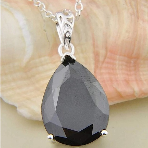 Beautiful Sterling Silver BLACK ONYX WATER DROP PENDANT NECKLACE.  So pretty! - Picture 2 of 4